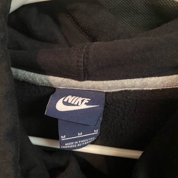 Women’s Nike hoodie - Picture 2 of 2